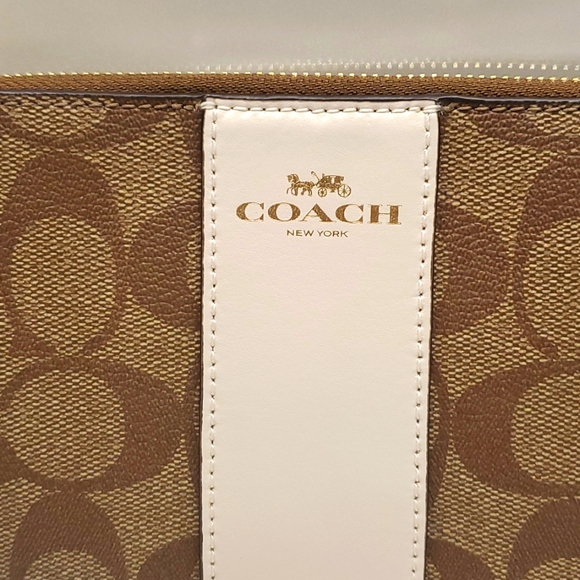 NWT Coach Corner Zip Wristlet In Signature Canvas - Picture 4 of 8